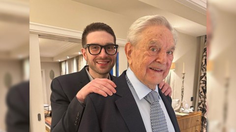 Corc Soros işçilərinin 40%-ni ixtisar edəcək