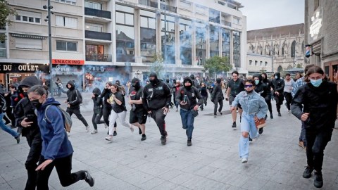Fransada merin həyat yoldaşı və övladı YARALANDI