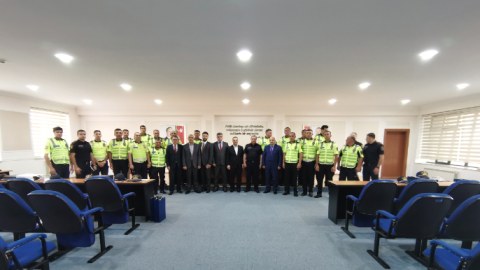 Xidmətdə fərqlənən yol polisləri mükafatlandırıldı