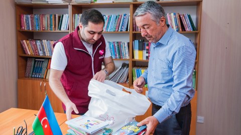 Qırmızı Ürəklər Fondundan “Kitab Gəzər” layihəsinə dəstək - FOTO