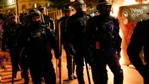 Fransada gecə iğtişaş törədən 157 nəfər saxlanıldı