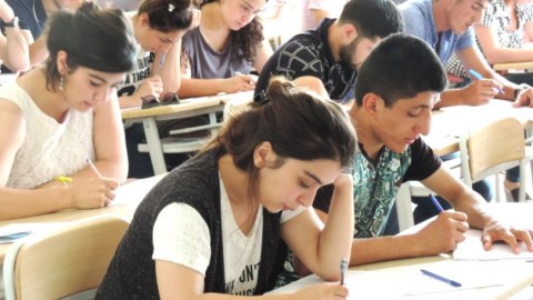 Oğlan və qız abituriyentlərin ən çox seçdiyi İXTİSASLAR