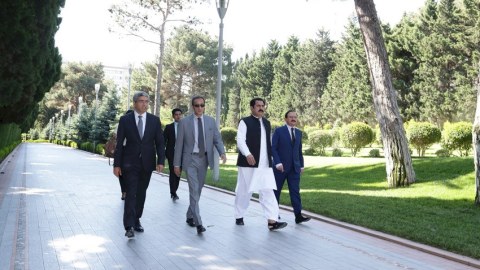 Pakistanlı nazir Bakıya gəlib - FOTOLAR