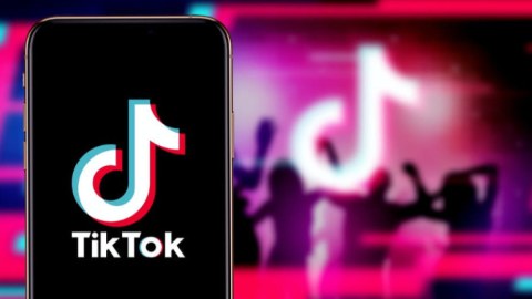 “TikTok” Azərbaycan seqmentində 390 mindən çox video silib