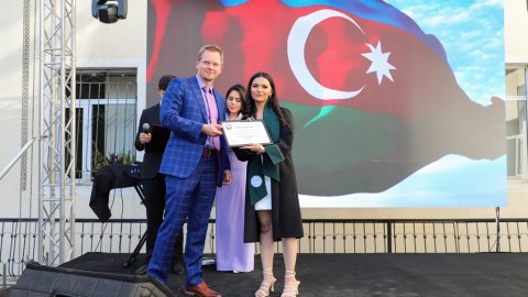 ADU-da məzun günü - Sadəcə faktlar