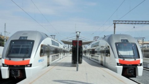 Dəmir yolları ilə sərnişindaşıma 52 % artıb - ADY