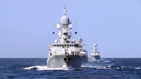 Rusiyanın döyüş gəmiləri Çin sahillərində