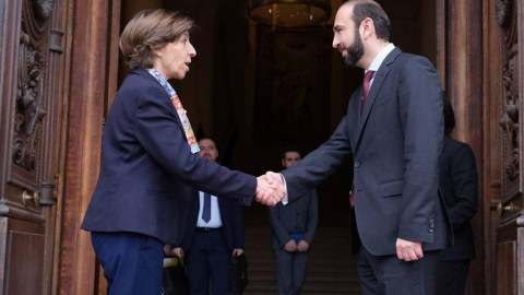 Mirzoyan fransalı həmkarı ilə nələri müzakirə etdi...