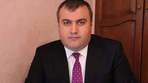 Elçin Sadıqovun vəkillik fəaliyyəti dayandırıla bilər