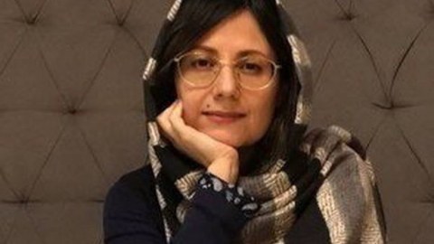 İranda xanım sosioloq həbs edildi 