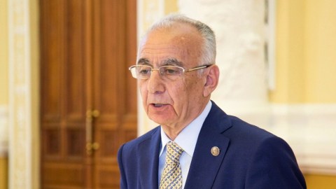 Hacıbala Abutalıbov Bakını eybəcərləşdirib - Deputatdan ittiham