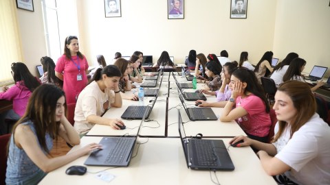 GDU-də tələbələrin yekun dövlət attestasiyası keçirilib - FOTO