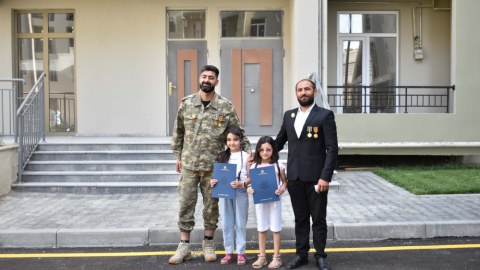 Gəncədə şəhid ailələrinə və müharibə əlillərinə mənzillər verildi - FOTOLAR