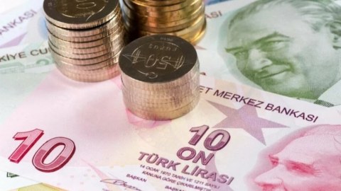 Türkiyədə telefonların qeydiyyat rüsumu üç dəfədən çox artırıldı
