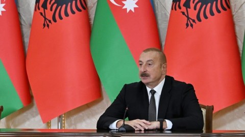 Prezident dəstəyə görə Albaniyaya minnətdarlıq edib