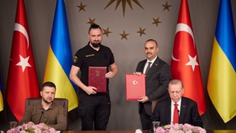 Ukrayna ilə Türkiyə arasında hərbi anlaşma - Sənəd imzalandı