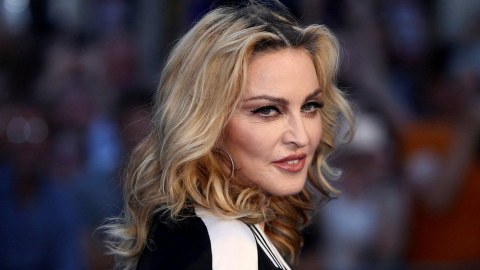 Madonna xəstəxanaya yerləşdirildi