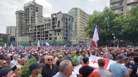Tbilisidə etiraz aksiyası keçirilir - Saxlanılanlar var