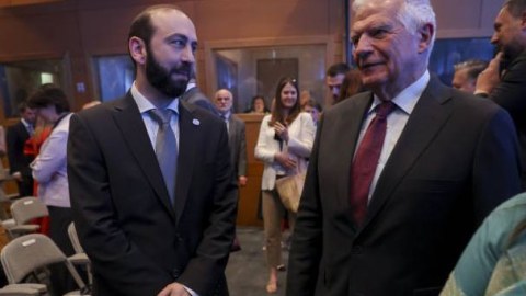 Mirzoyan Borrel ilə danışıqlar apardı 