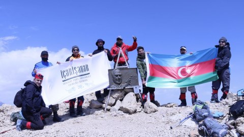 İçərişəhər Qoruq İdarəsinin əməkdaşları “Heydər Zirvəsi”ndə