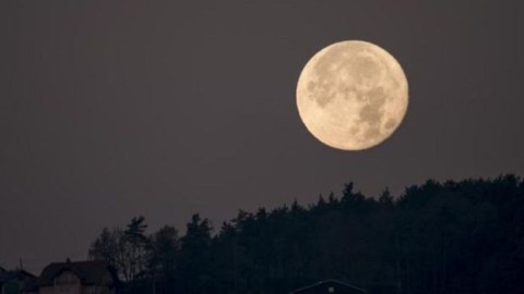 Azərbaycanda Ayın səthini tədqiq etmək üçün xüsusi detektorlar hazırlanır