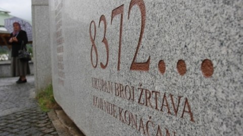 Srebrenitsa soyqırımının daha 30 qurbanı dəfn edildi