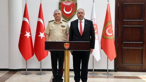 General Heydər Piriyev Türkiyəyə getdi