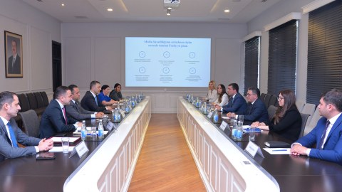 Media savadlılığının artırılması ilə bağlı görüş keçirilib
