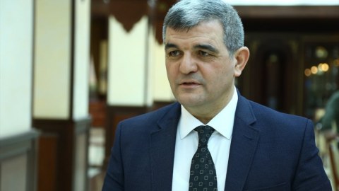 Bəzi məmurlara toxunmaq mümkün deyil - DEPUTAT