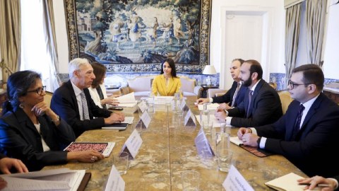 Mirzoyan portuqaliyalı həmkarı ilə Azərbaycandan DANIŞDI
