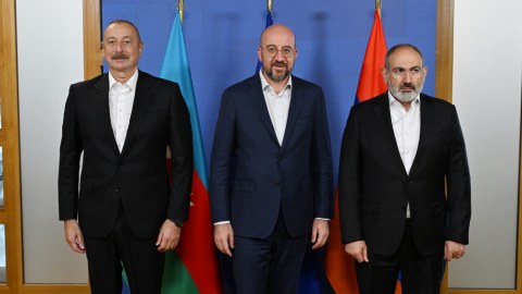 Brüsseldə üçtərəfli görüş başa çatdı - YENİLƏNİB