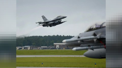 Ukraynalı pilotların F-16 təlimləri mərhələli olacaq - İQNAT
