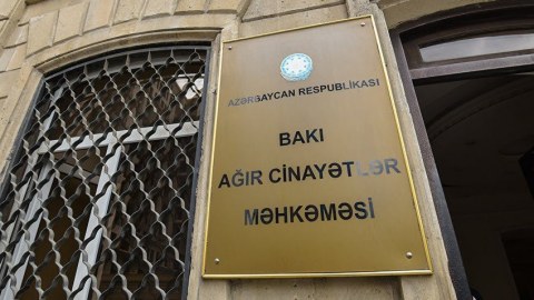 Dövlətə xəyanət edən qadın hakim qarşısında 