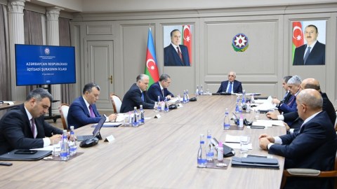Əli Əsədov İqtisadi Şuranı TOPLADI