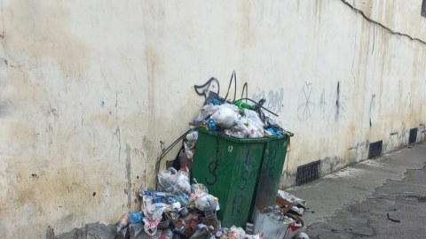 Ətraf mühiti zibilləyən şəxslər CƏRİMƏLƏNDİ