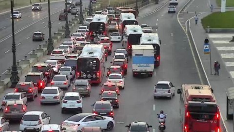 Paytaxtda 154 avtobus TIXACDA qalıb