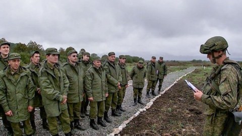 Ruslar istirahət mərkəzlərini hərbi bazaya çevirir