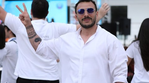 Qarabağ qazisi aztəminatlı ailələrə təmənnasız xidmət edir