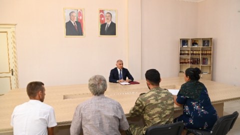 "Azərişıq" sədri vətəndaşların müraciətlərini dinləyib - FOTO