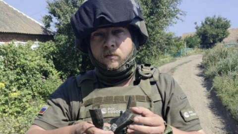 Hərbi jurnalist döyüşdə öldü, foto-müxbir yaralandı