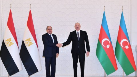 İlham Əliyev Misir Prezidentini TƏBRİK ETDİ