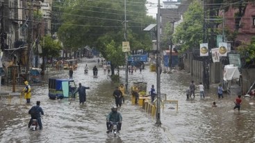 Musson yağışlar 113 nəfərin həyatına son qoydu 