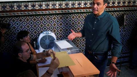 İspaniyada parlament seçkiləri - Sağçı partiyalar öndədir