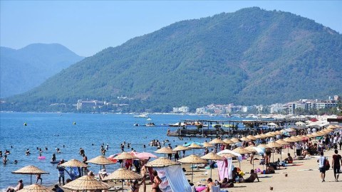 Antalyada turizm REKORDU - 1 günə 100 min nəfər