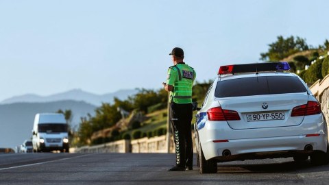 Narkoman sürücü və sərnişini saxlanıldı