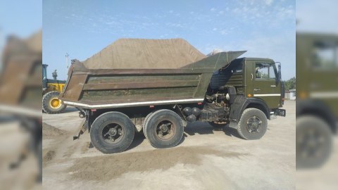 "Kamaz"larla qanunsuz torpaq daşıyanlar cərimələndi