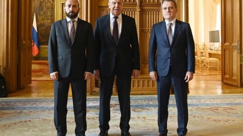 Növbə kimdədir...