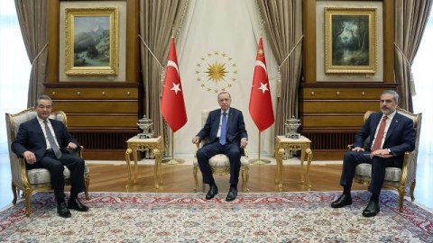Ərdoğan çinli nazirlə Orta Dəhlizi müzakirə etdi 