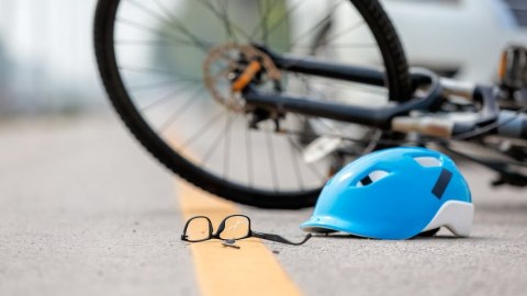 “Toyota Prius”la daha bir qəza - Velosipedçi öldü