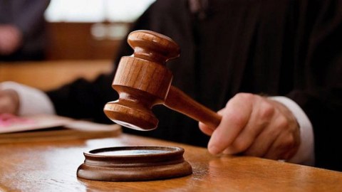 Rüşvətə görə tutulan gömrük əməkdaşı azadlığa buraxıldı